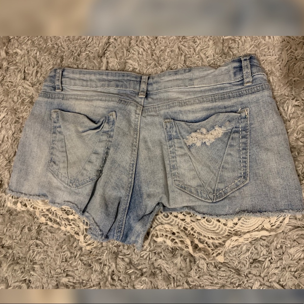Shorts - Picture 2 of 3